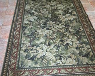 MID SIZE AREA RUG