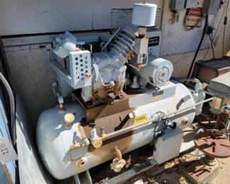 #1121 • Air Compressor
