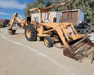 #100 • 1979 John Deere 300 B

