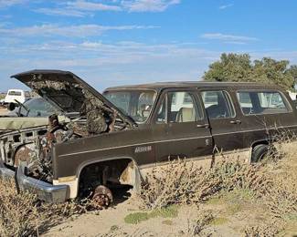 #228 • Chevrolet Sierra Classic 2500 Suburban
