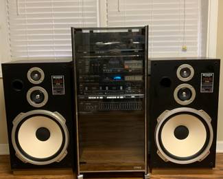 Fisher stereo components and speakers; Sounds GREAT!