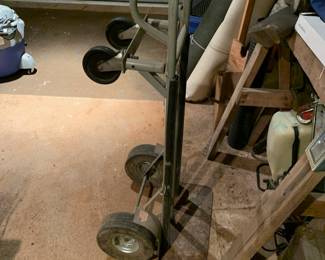 Heavy duty hand trucks