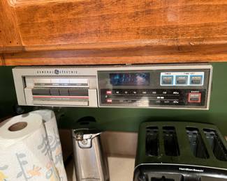 Vintage under-counter radio/cassette player