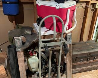 Heavy duty hand trucks