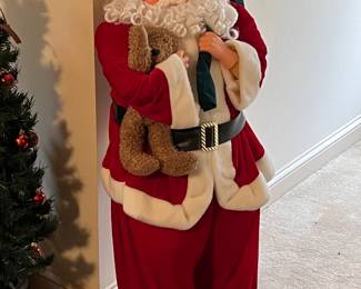 Santa has been spotted here.