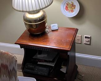 Night stand/side table