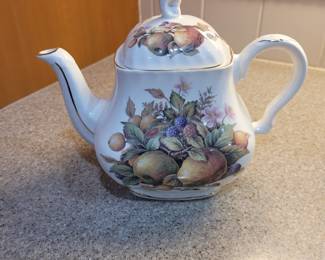 Crown Dorset StaffordshireTeapot w/ Lid Ceramic Fruit Apple Berries England 