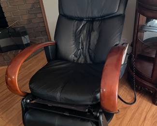 MASSAGE CHAIR