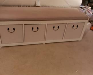 Bench w 4 basket drawers