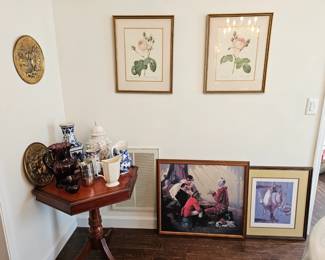 Wooden side table, various pictures and a variety of vintage vases