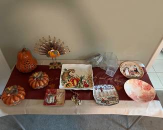 Cute lil Thanksgiving setup!