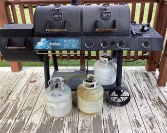 Oklahoma Joe's Smoker/Grill & Tanks
