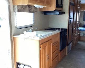 2006 Georgetown Forest River Motorhome with Slide-Out