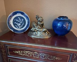 Clodion Bronze Putti, early 1700s Kangxi Plate