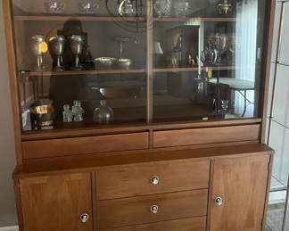 Stanley Furniture matching china / buffet cabinet.  5 Drawers, 2 doors below the glass