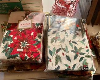 New holiday table linens
