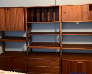 8' x 6' rosewood wall unit.  It does come apart.  Maker unknown