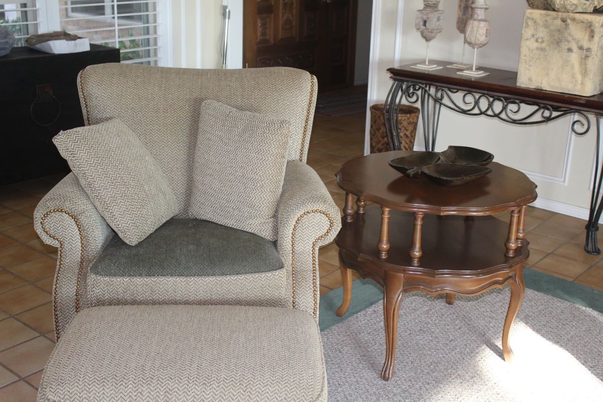 Estate Sale by Kim and Them in Midland, TX starts on 10/19/2023