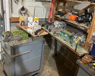 Wilton vise, with jaw protectors, on metal cart. Power tools. 