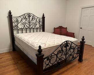 Wood Post with Iron Head & Footboard decorated with Pinecones (Queen Size)