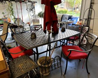 Patio Table with 4 Chairs and Cushions