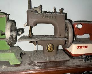 Singer Toy miniature sewing machine $75