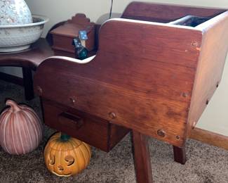 Antique Primitive Cobbler's Bench (?) very cool!