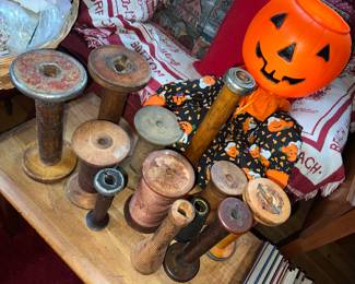 Vintage wooden Spools