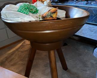 Midmod tripod salad bowl ?!