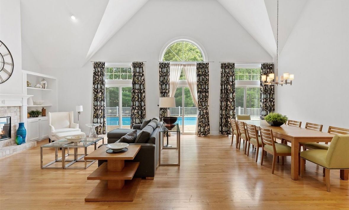 Estate sales by yasemin in Quogue, NY starts on 10/20/2023