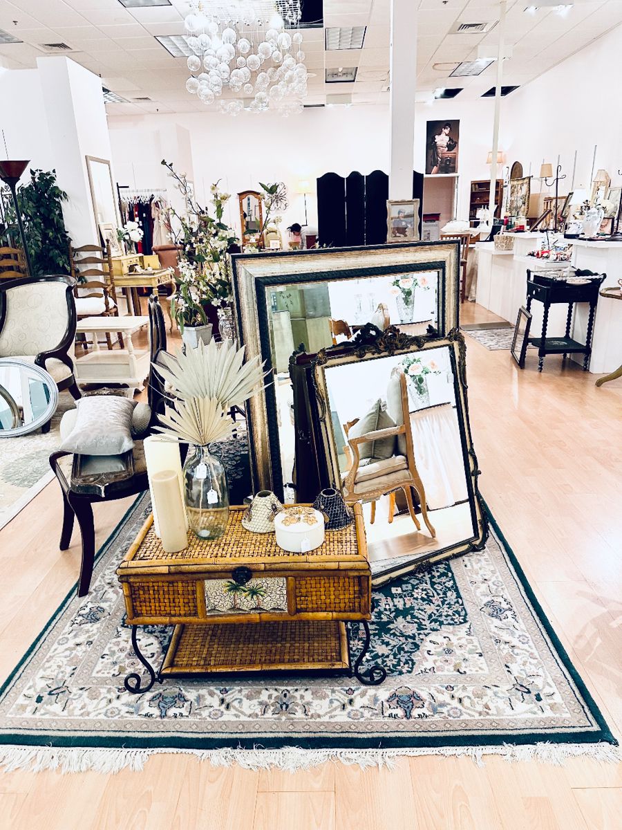 Luxury Consignment Store Closing/Tresor/Eastern... starts on 10/18/2023