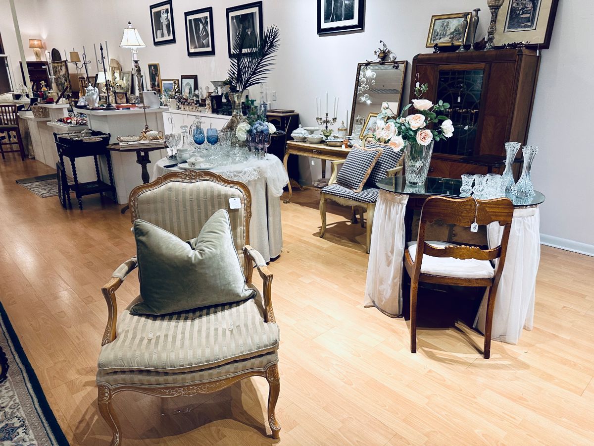 Luxury Consignment Store Closing/Tresor/Eastern... starts on 10/18/2023