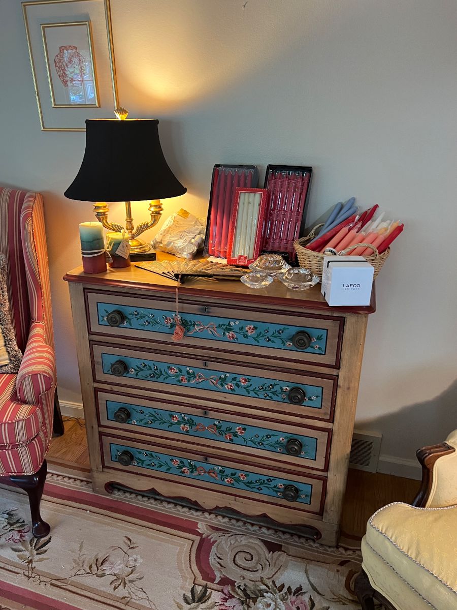 ESTATE SALE BY COLLEEN in Pittsford, NY starts on 10/20/2023