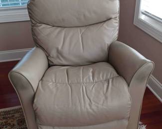 "Woodside: The Reserve" in Aiken, SC. Starts Closing on Sat 10/21 at 8p. Pickup is Mon 10/23 1-6p. Please click here to view more photos, descriptions, and current bids: https://ctbids.com/estate-sale/24354