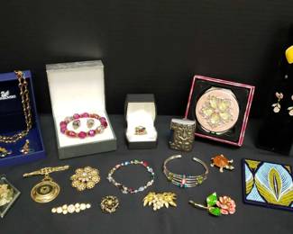 "Woodside: The Reserve" in Aiken, SC. Starts Closing on Sat 10/21 at 8p. Pickup is Mon 10/23 1-6p. Please click here to view more photos, descriptions, and current bids: https://ctbids.com/estate-sale/24354