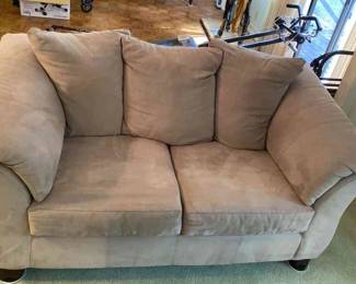 "Houndslake & Town Creek" in Aiken, SC. Starts Closing on Tue 10/24 at 8p. Pickup is Thu 10/26 2-6p. Please click here to view more photos, descriptions, and current bids: https://ctbids.com/estate-sale/24474