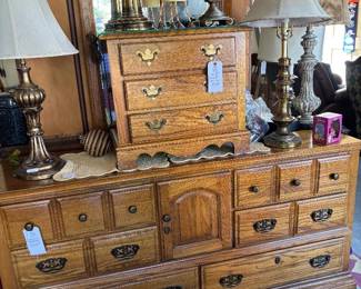 248 Broyhill Dresser with Mirror and Oak Night stand with assorted lamps