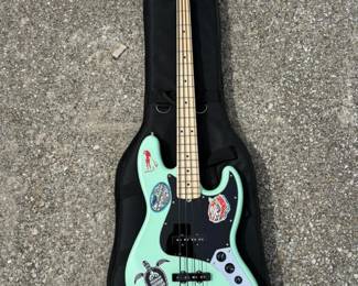 248 Fender Mint Maui