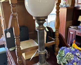 248 Vintage Ethan Allen Lamp