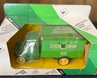 Ertl JD Truck 