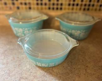 Vintage Pyrex w/Lids 