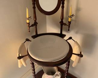 Beautiful barley twist wash stand 