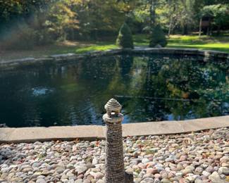 Many lawn ornaments!