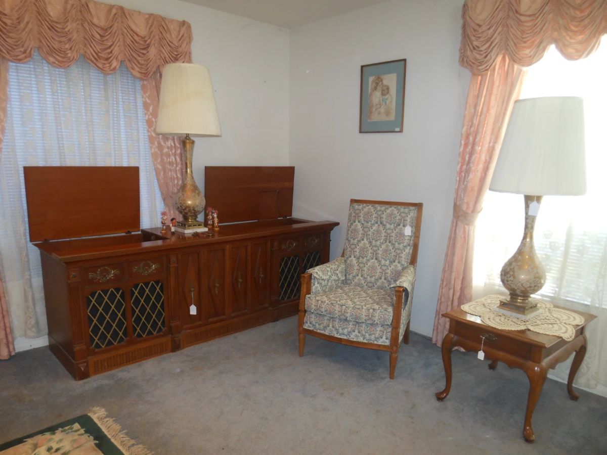 Northridge Estate Sale MONDAY MORNING BLOWOUT starts on 10/21/2023