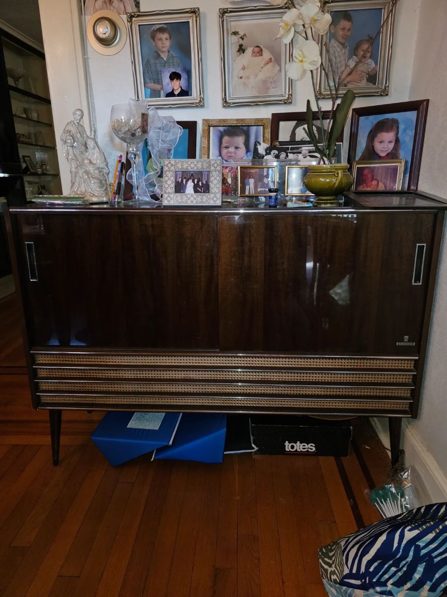 Belleville Estate sale house and full garage... starts on 10/21/2023