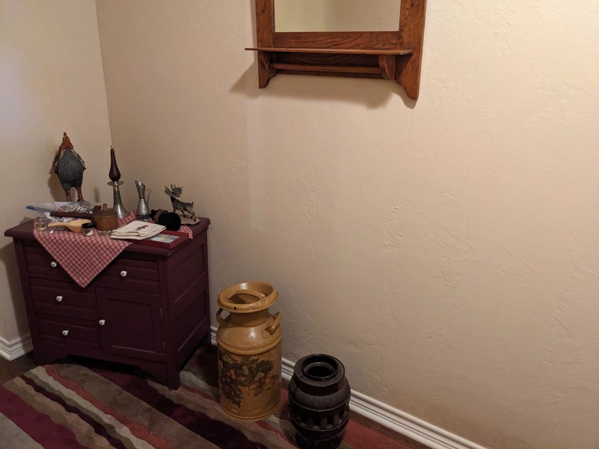 Highway 80 Estate Sale in Marshall, TX starts on 10/19/2023