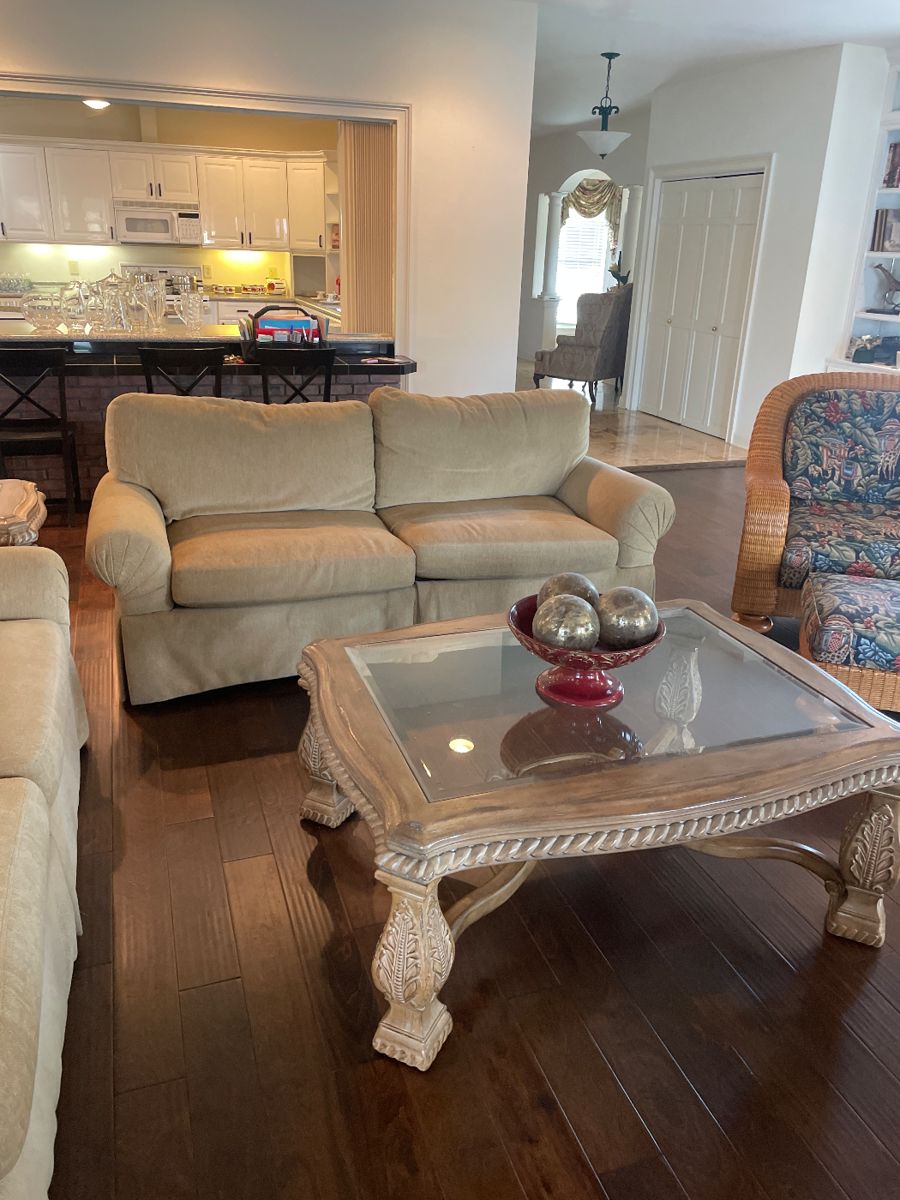 Estate Sale of Barbara Robinson in Gadsden, AL starts on 10/19/2023