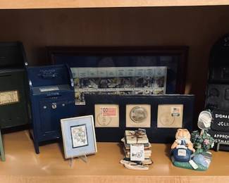 Vintage Metal US Postal Mailbox Coin Bank.