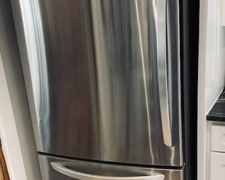 Stainless LG Refrigerator/Freezer. Mfg. 2022. Like New with Ice Maker.