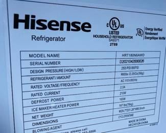 Hisense Refrigerator/Freezer. Top Condition. Mfg. 2021.
